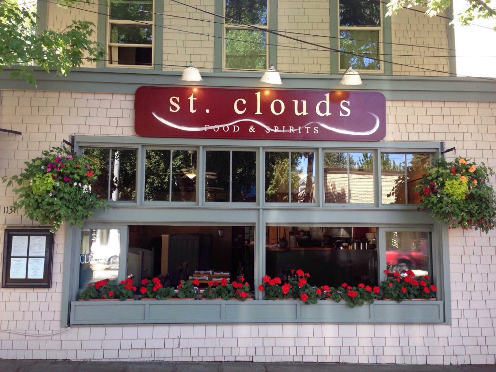 4 Keseruan Berkunjung Ke Restoran St.clouds Di Jalan 34th Avenue Seattle, WA, USA