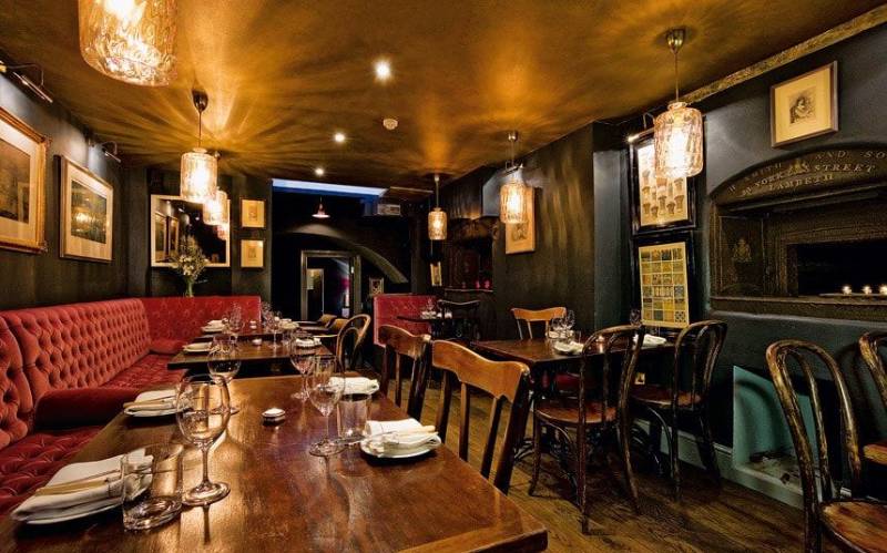 7 Restoran Old-School London yang Harus Dikunjungi